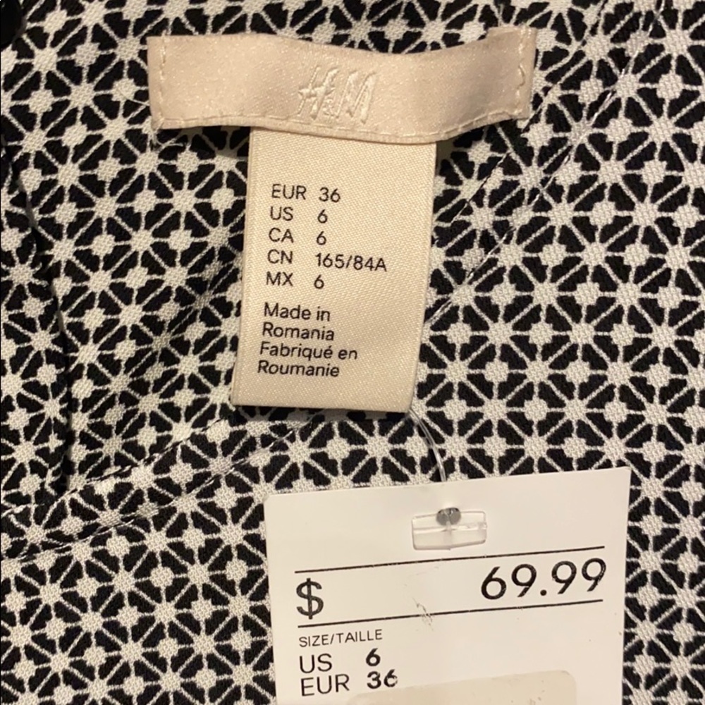 🄷&🄼 Geometric Pattern Dress with Ruffle Hem - Picture 7 of 9